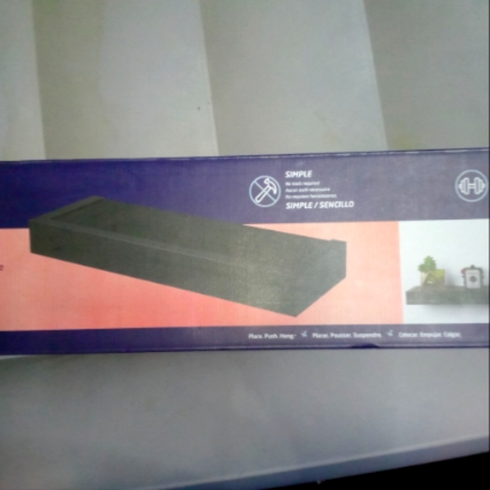 Floating shelf